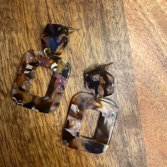 H&M Rectangular Drop Multi-Color Purple Hexagonal Stud 2” Earrings - Picture 4 of 4